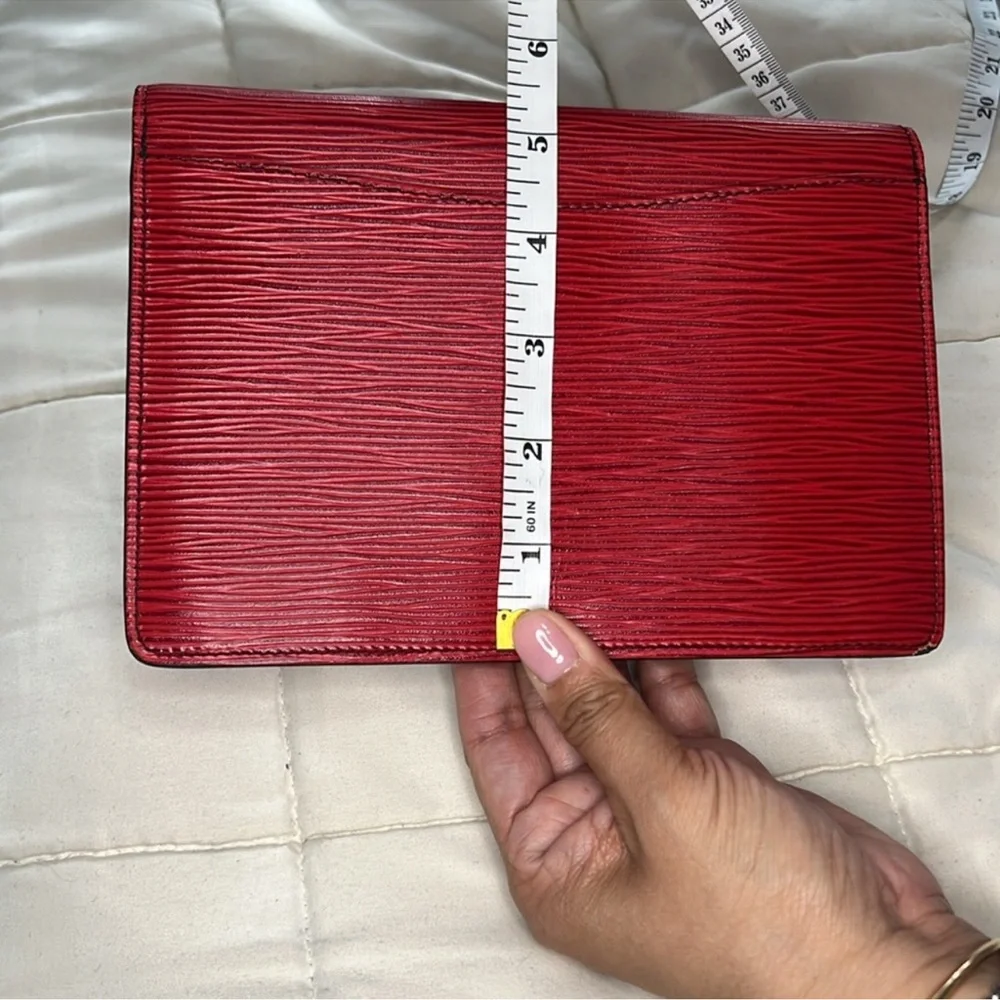 Louis Vuitton Epi Leather Clutch mini bag - Picture 9 of 13